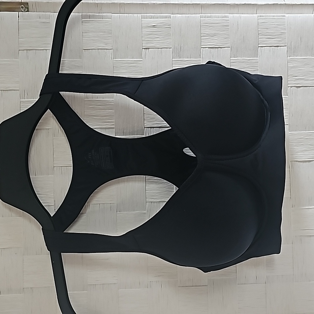 36B Nike sports bra